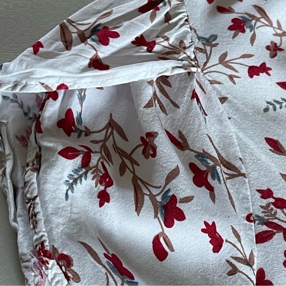 Fun2Fun floral cap sleeve blouse from Stitchfix size XXL runs small - Picture 3 of 7